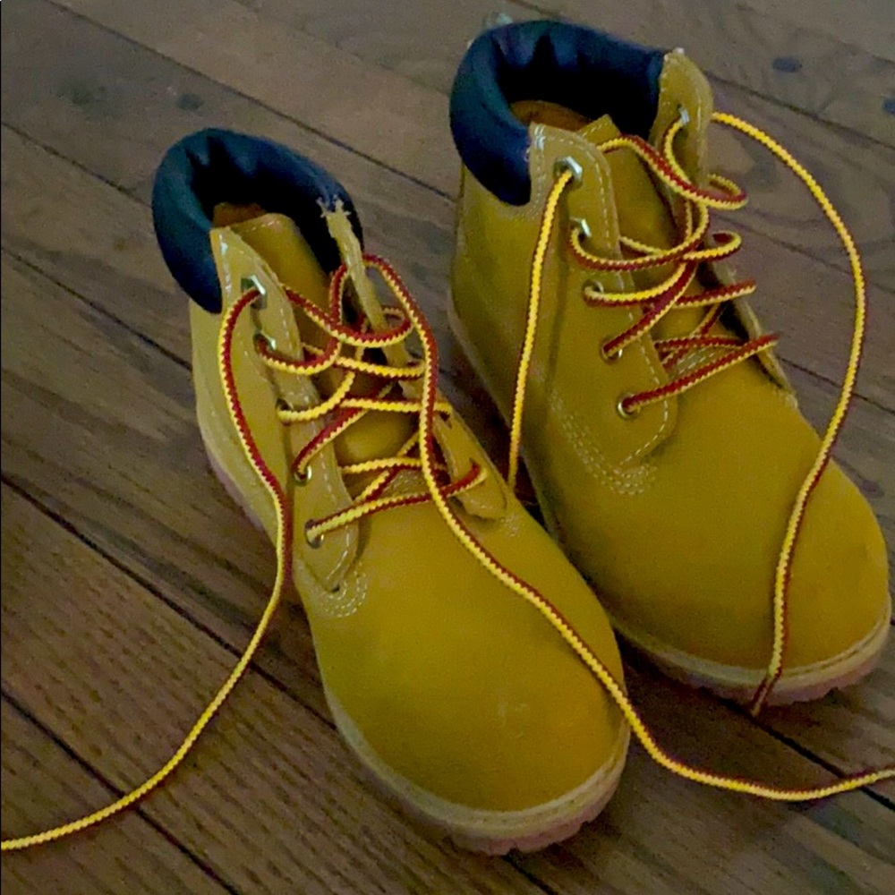 Boys boots